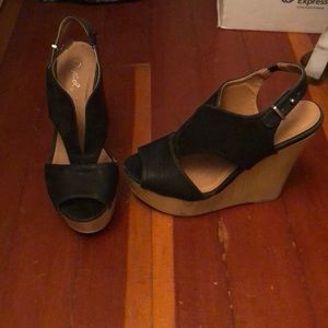 Black Wedges